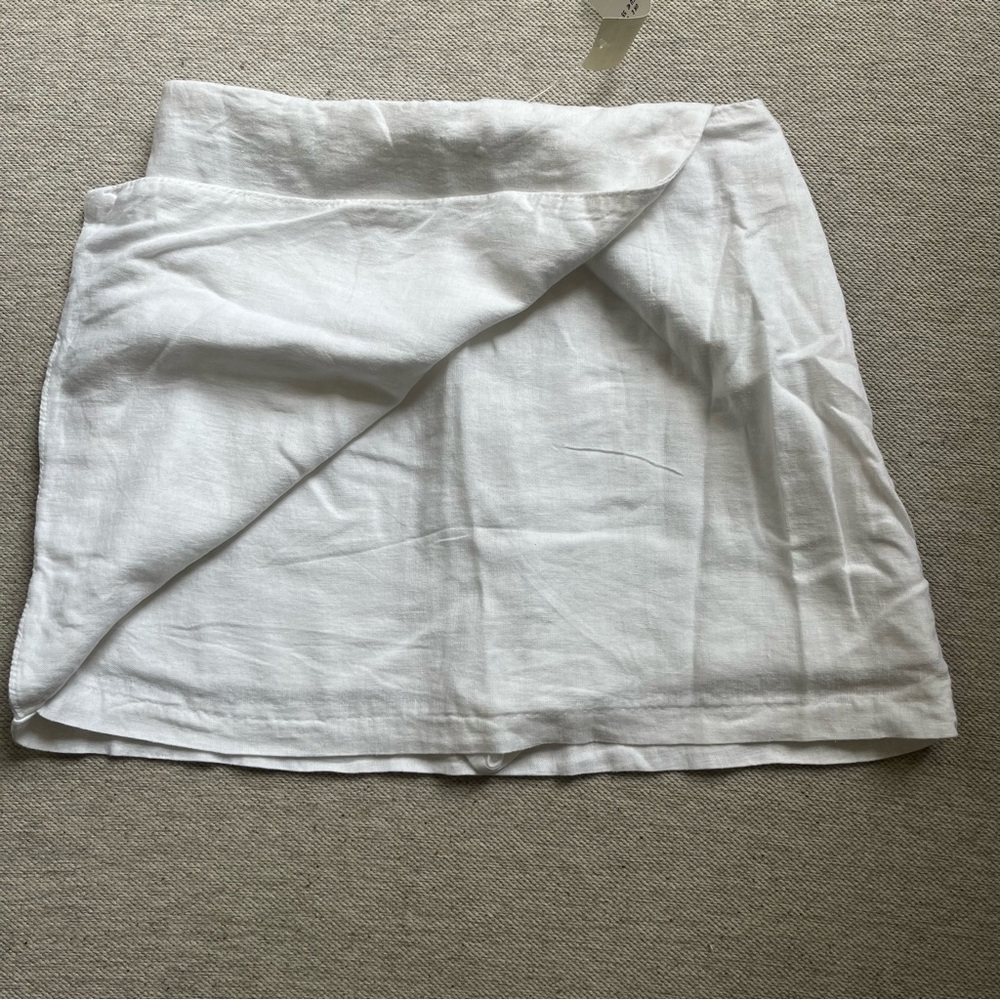 NWT Linen skort - Picture 3 of 5
